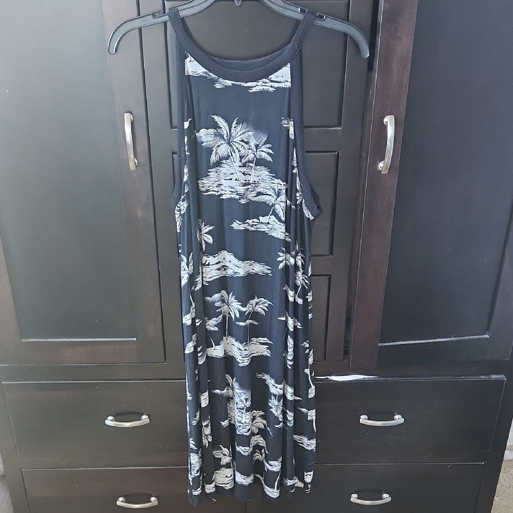 Old Navy Black and White Midi Dress